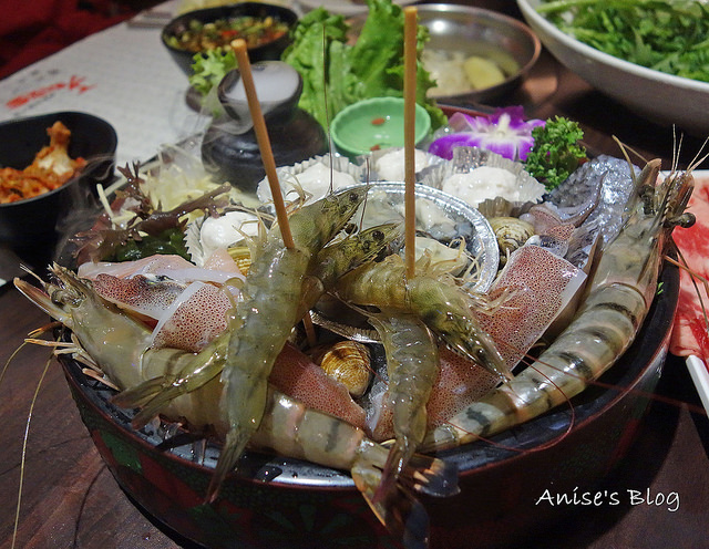 芝山站美食，天鍋宴，新鮮料多又划算 @愛吃鬼芸芸