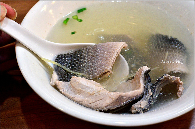 內湖西湖市場站美食．康廚鮮魚湯專賣店(姐姐食記) @愛吃鬼芸芸