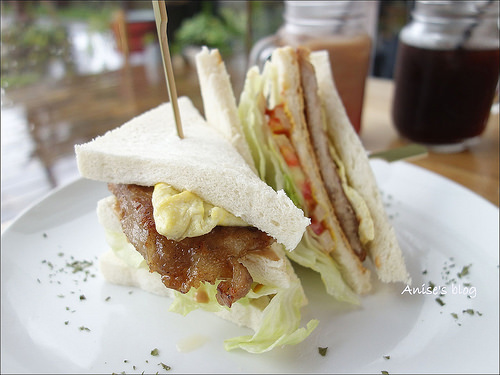 頭城美食．方塊屋，精緻小巧的可愛貨櫃屋咖啡廳 @愛吃鬼芸芸