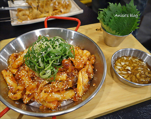 再訪魷魚大叔，花都開好了、辣雞腳、飛魚卵小飯糰必點！ @愛吃鬼芸芸