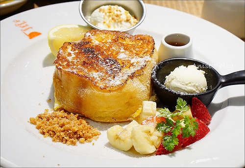 東京秋葉原美食．The French Toast Factory，不僅有法式吐司，還有屋台料理！ @愛吃鬼芸芸