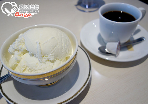 札幌美食．雪印パーラー@2014北海道自助旅行 @愛吃鬼芸芸