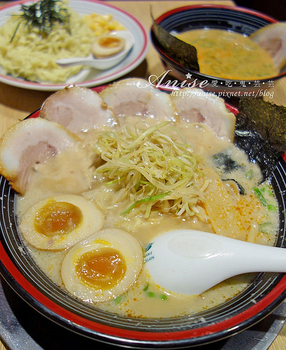 東區美食．屯京拉麵TONCHIN ，來自日本的好味道！ @愛吃鬼芸芸