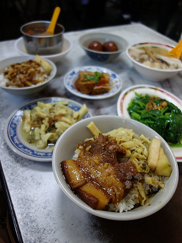 中正區美食．金峰魯肉飯 @愛吃鬼芸芸