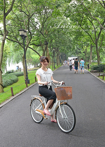 杭州旅遊．自行車遊西湖 @2013西湖小旅行 @愛吃鬼芸芸