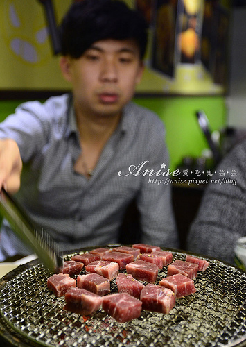 狠生氣日式燒肉火鍋冰淇淋吃到飽，麻糬冰淇淋狠厲害！ @愛吃鬼芸芸