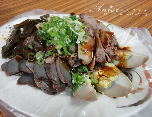 永吉路30巷美食～彭記臭豆腐、四川特色滷味 @愛吃鬼芸芸