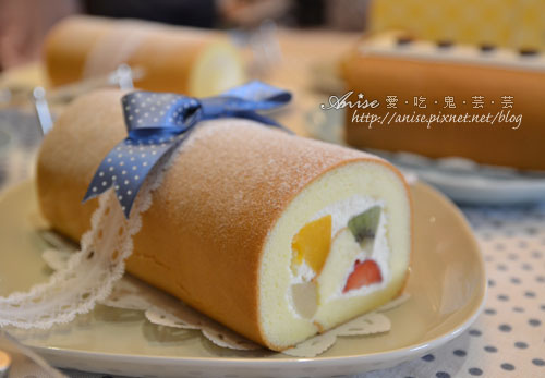 夢卡朵蛋糕，日本血統甜點在台上市！(微風台北車站1F) @愛吃鬼芸芸