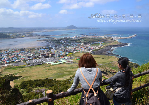 濟州島景點．城山日出峰，10萬年前的火山口 @愛吃鬼芸芸