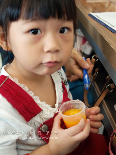 【食譜】任天堂做烘焙！栗香戚風蛋糕、鳳梨培根法式薄餅、金磚布丁奶茶 @愛吃鬼芸芸