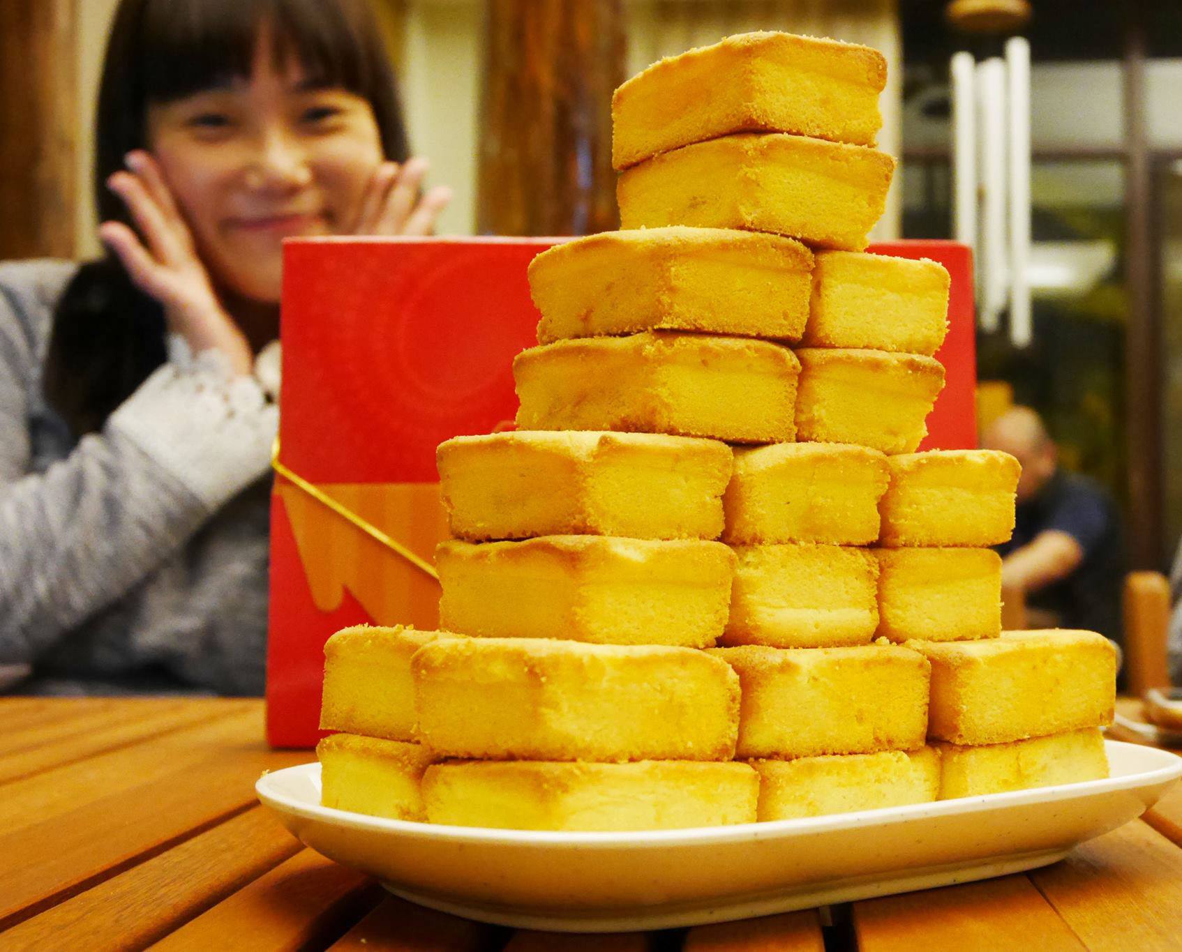 小潘鳳梨酥板橋之光，鳳黃酥又香又好吃❤️