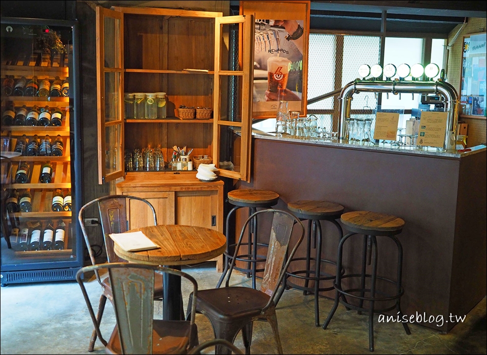 東區咖啡．COSTUMICE CAFE，隱密又舒適的咖啡廳