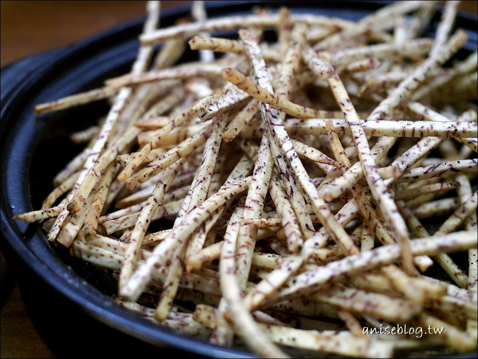 老地方主題鍋物，桂丁雞 x 椰子水火鍋好特別！