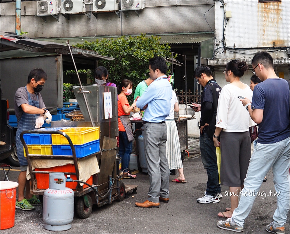 立法院三寶：麵線、雞排、水煎包，外掛台大胖妞冰店