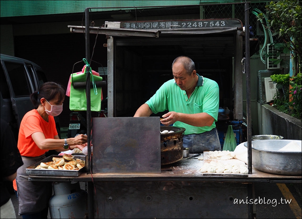 立法院三寶：麵線、雞排、水煎包，外掛台大胖妞冰店