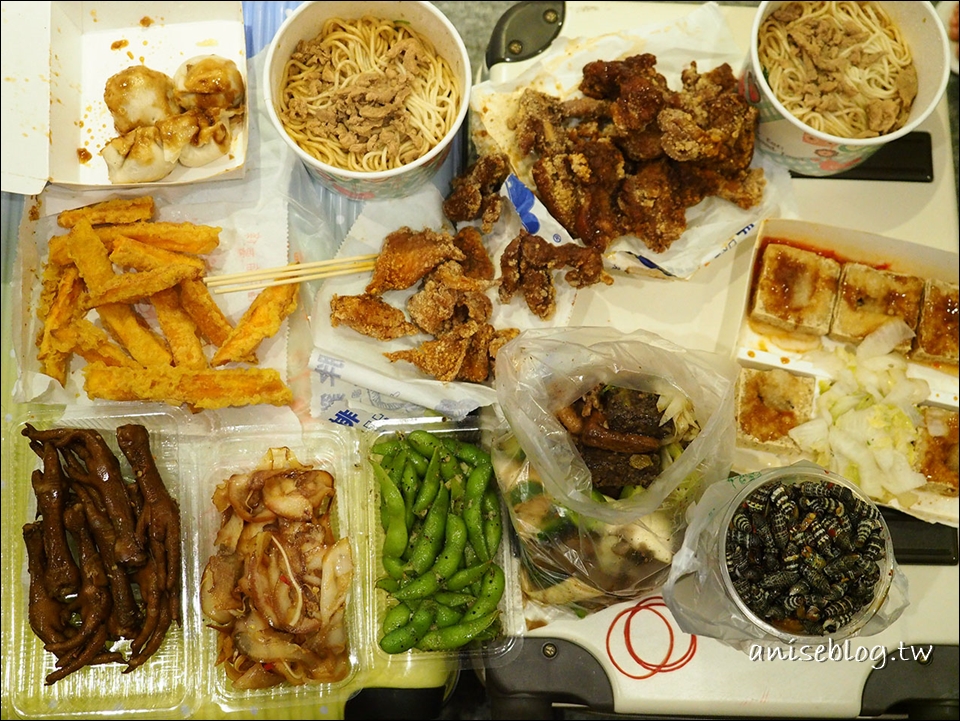 台中一中街美食．在地人推薦精華版，福州包、家家福甘梅薯條、10元滷味、王記麻辣乾麵、21臭豆腐、胖子雞丁、上和園滷味、幸福良心紅茶、燒酒螺、海盜飯糰