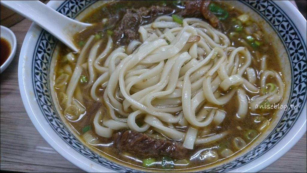 北投站美食．一心餃子牛肉麵專賣店，蒸餃、酸辣湯好口味(姊姊食記)