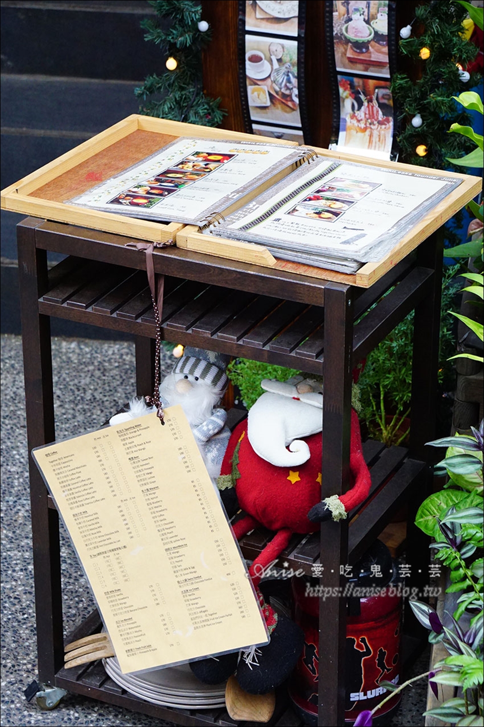 永康街咖啡Together CAFE，巷弄內寧靜美好的小店，週末有害羞狗狗坐鎮喔！