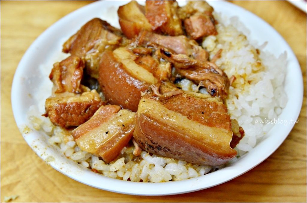 滷三塊五花肉飯，北投石牌晚餐宵夜美食(姊姊食記)