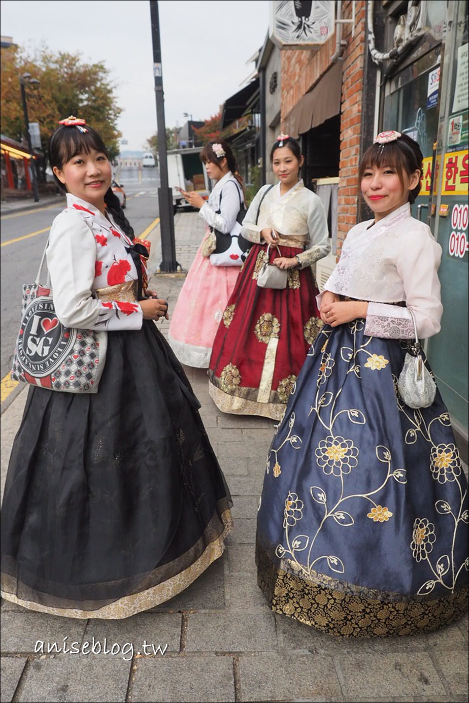 首爾韓服體驗Oneday Hanbok，與姊妹們一起穿韓服到景福宮吧！(雖然永遠走不到，笑)