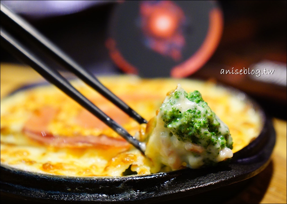 開丼燒肉vs丼飯 | 正義聯盟，蝙蝠俠「霸氣牛肋丼」、神力女超人「黃金嫩雞丼」、超人「豪氣漢堡排丼」等特色餐點