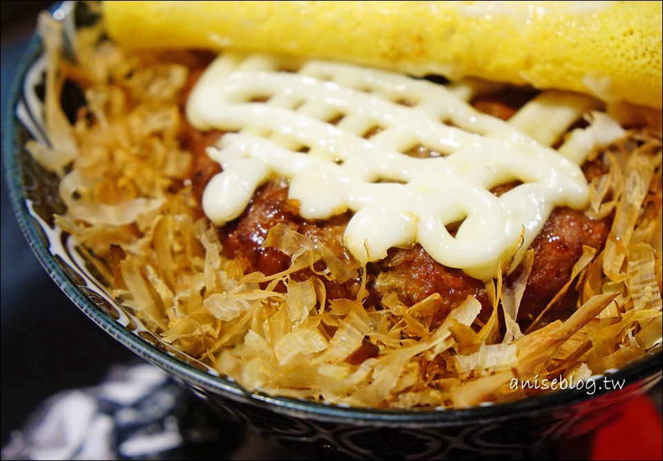 開丼燒肉vs丼飯 | 正義聯盟，蝙蝠俠「霸氣牛肋丼」、神力女超人「黃金嫩雞丼」、超人「豪氣漢堡排丼」等特色餐點