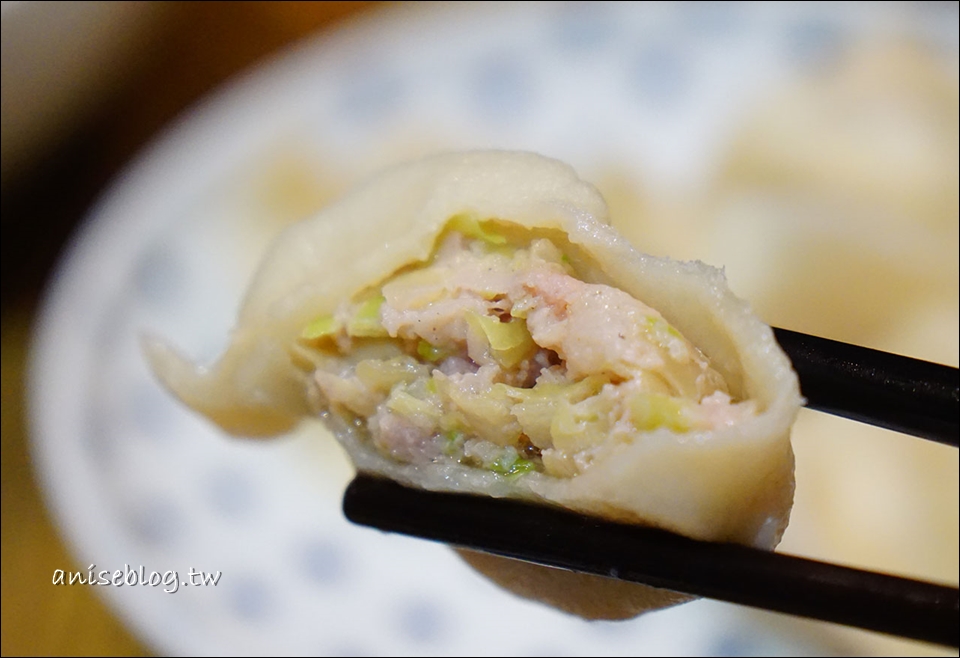 餃子樂(原東湖王家水餃)，乾麵和小菜好厲害！