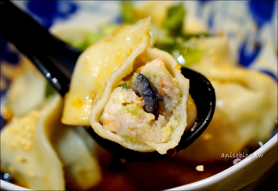 餃子樂(原東湖王家水餃)，乾麵和小菜好厲害！