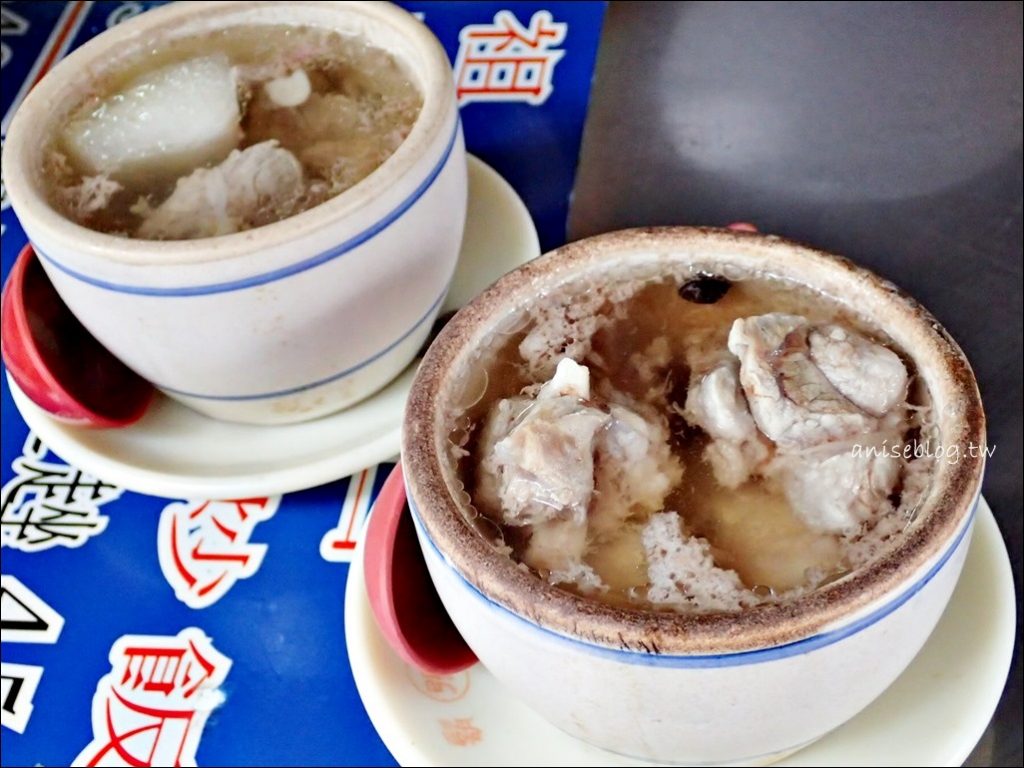 阿蘭大鼎魩仔魚炒飯、苦瓜排骨湯，大稻埕慈聖宮廟口小吃，大同區美食