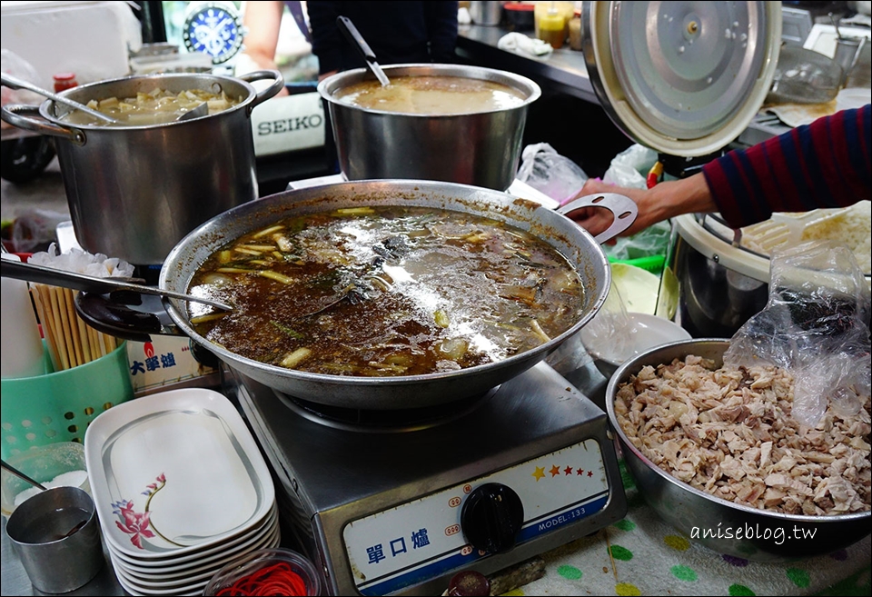 阿霞火雞肉飯，文化夜市宵夜版美食，生蚵也太威了吧！