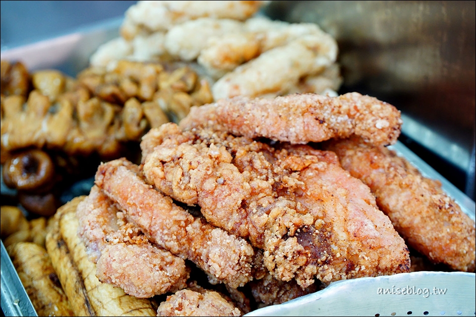 阿霞火雞肉飯，文化夜市宵夜版美食，生蚵也太威了吧！