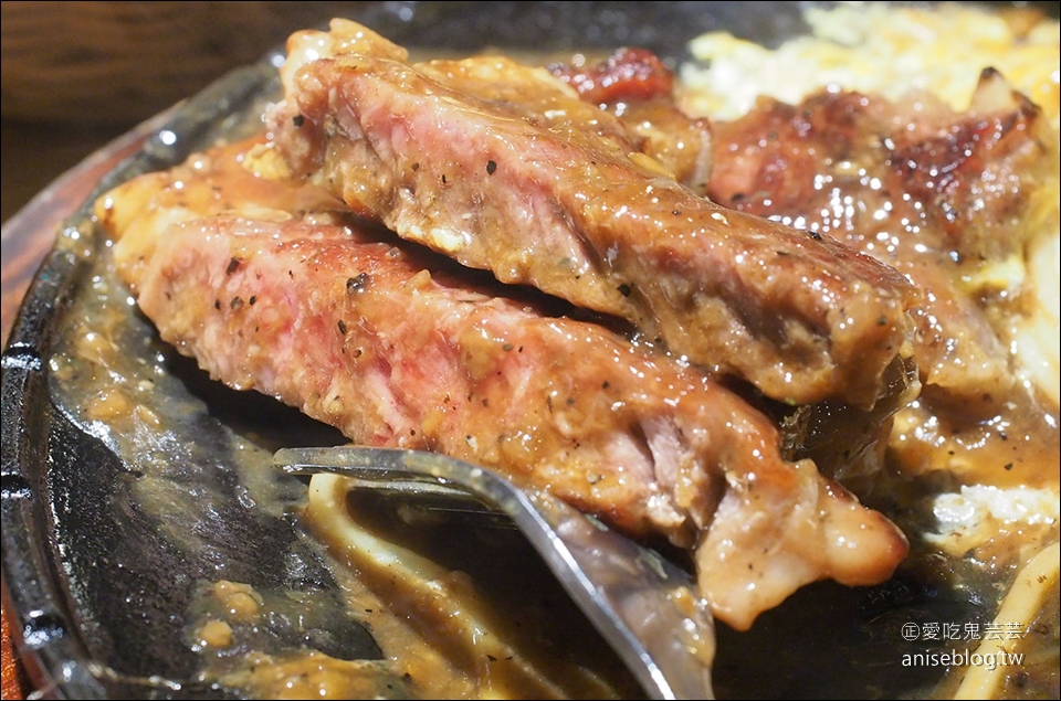 人从众厚切牛排館 | 忠孝店，平價牛排館，賣點是牛肉湯喝到飽！