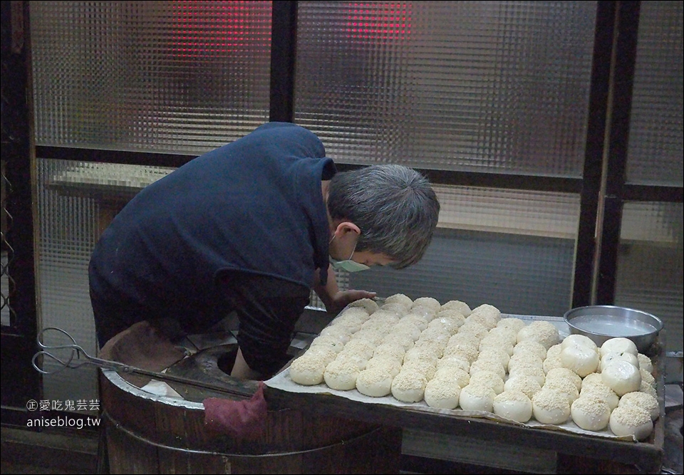 捷運龍山寺美食 | 好味老店珍珠餛飩皮薄肉鮮、古早味元祖胡椒餅