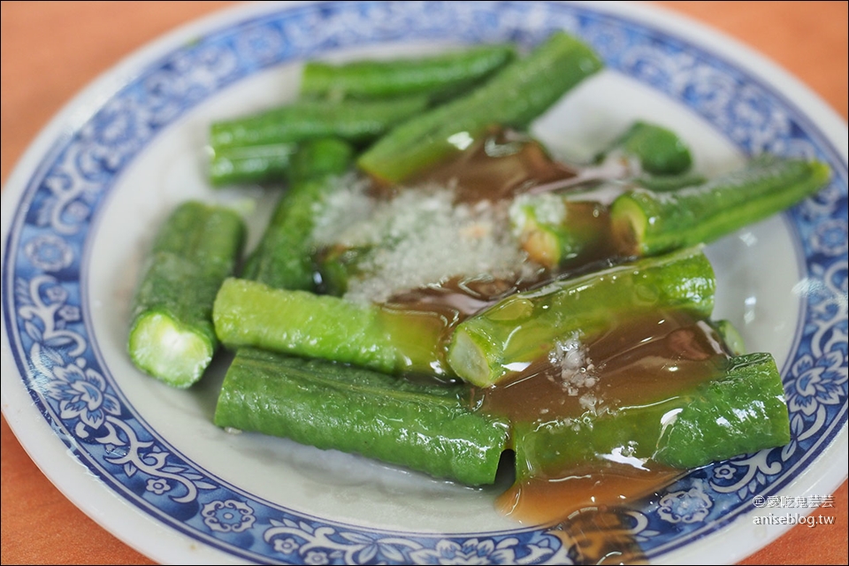 嘉義雞肉飯 | 民主火雞肉飯，在地人觀光客都愛的雞肉飯名店