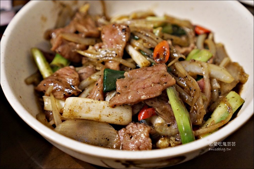 阿仁炒飯炒麵熱炒，還有好吃辣泡菜 | 大同區大龍峒美食(姊姊食記)