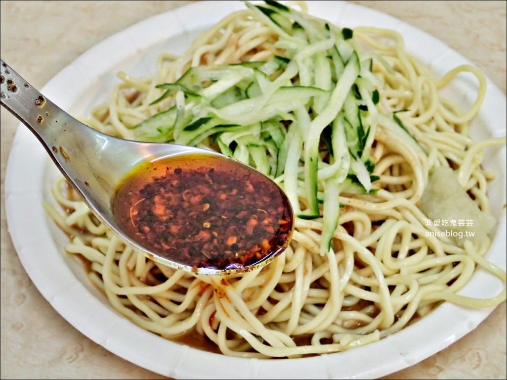 高家涼麵，聽爵士樂吃涼麵味噌湯，東區巷弄忠孝復興站美食(姊姊食記)