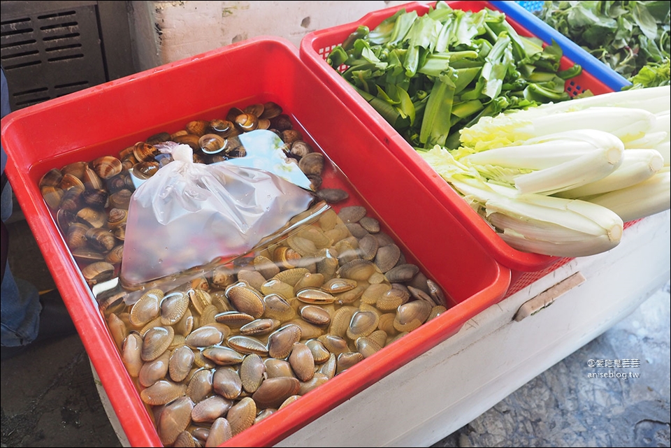 花蓮海鮮餐廳 | 美崙海鮮，在地人推薦現撈海鮮料理，牧草雞最好吃！