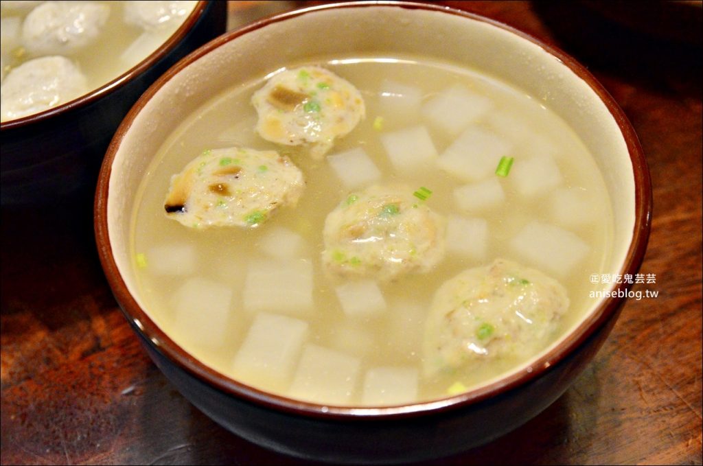 羅東大方食坊，陶碗蒸飯、滷肉飯控肉飯，手工醬油在地好食(姊姊食記)