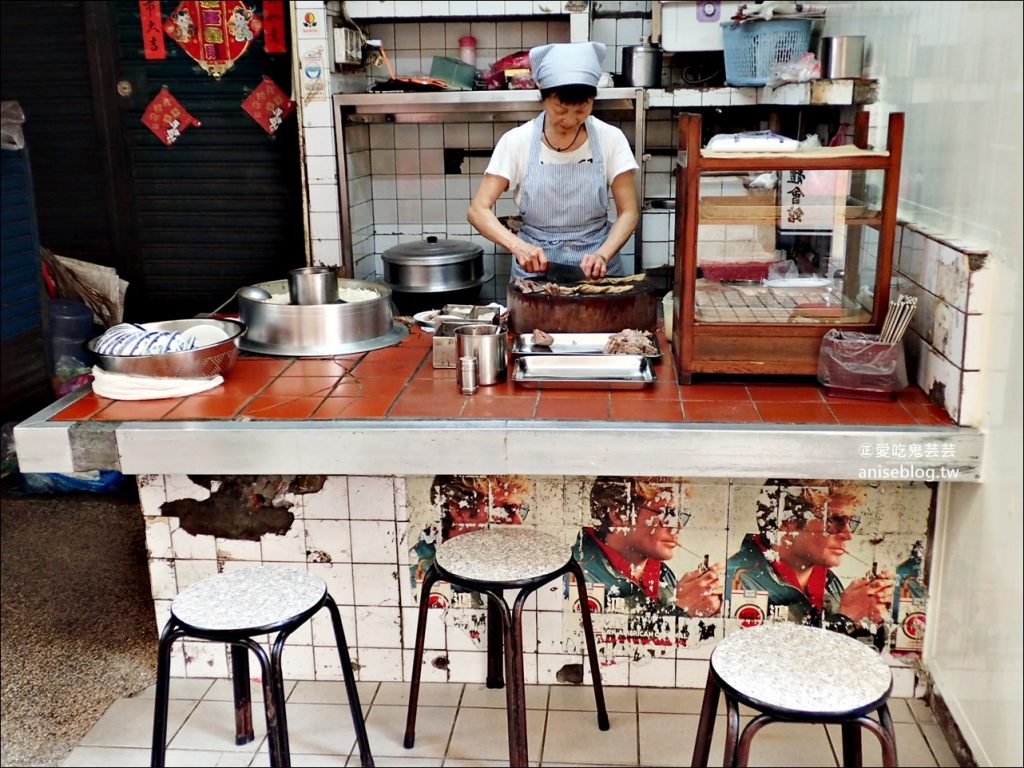 勇伯米苔目黑白切，華西街老店古早味早餐，萬華區美食(姊姊食記)