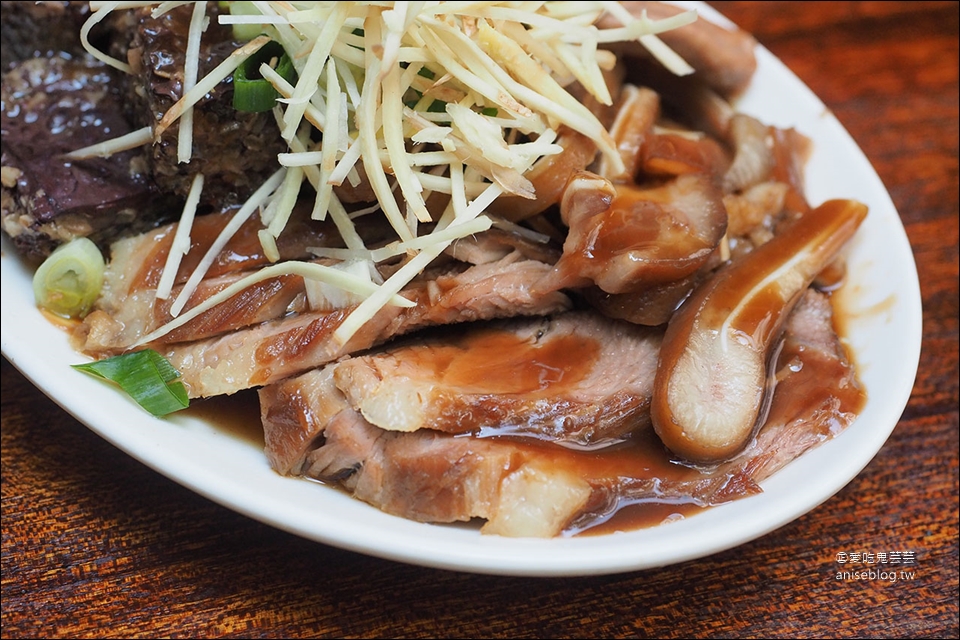 台東美食 | 榕樹下米苔目，滿滿柴魚噴香古早味