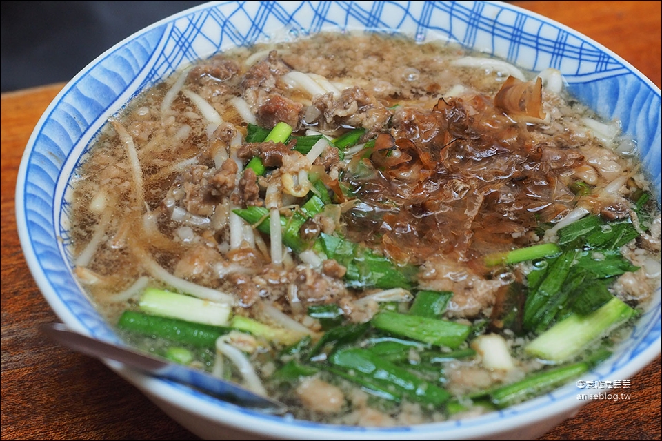 台東美食 | 榕樹下米苔目，滿滿柴魚噴香古早味