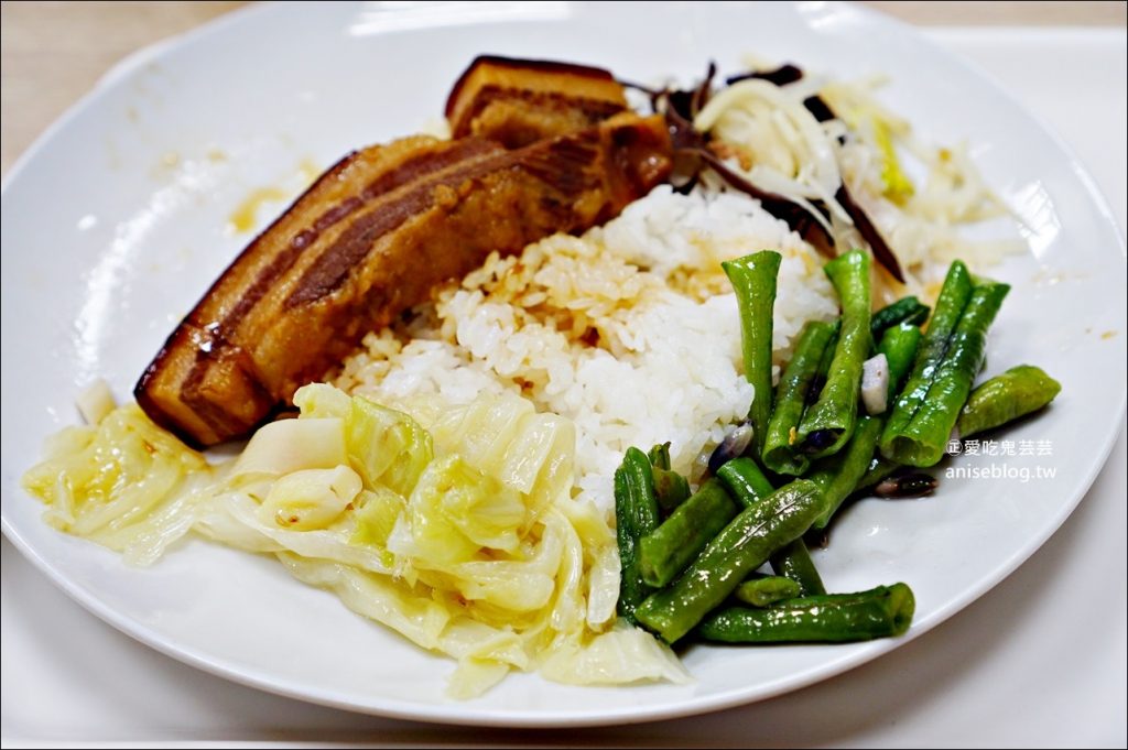 珠記大橋頭油飯，邪惡半熟荷包蛋、香菇肉羹湯，大橋頭站美食(姊姊食記)