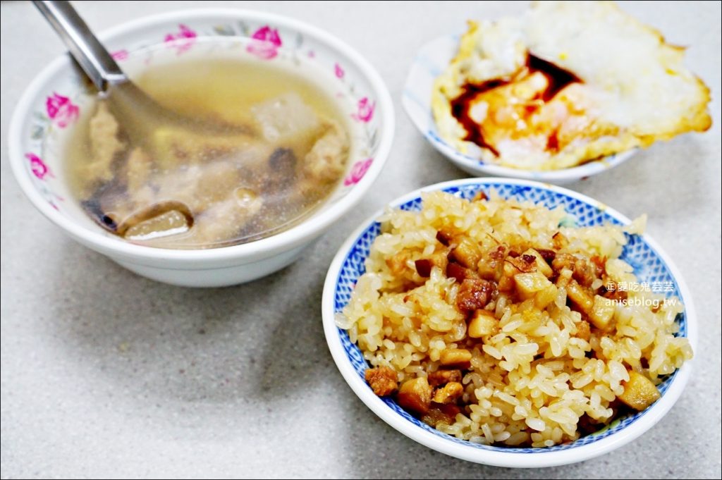 珠記大橋頭油飯，邪惡半熟荷包蛋、香菇肉羹湯，大橋頭站美食(姊姊食記)