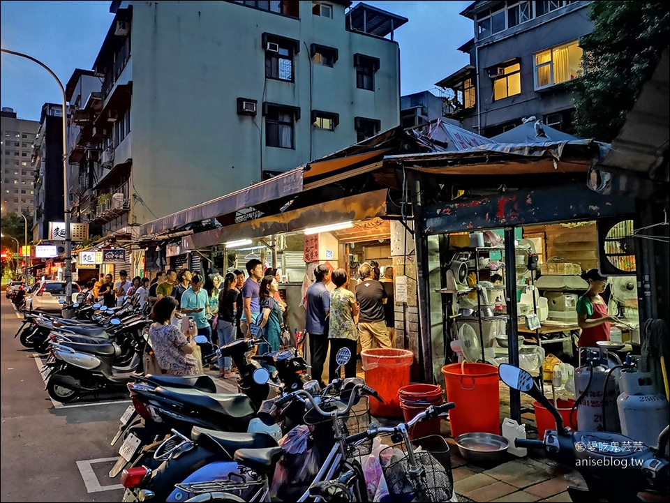 龍門客棧餃子館，滷味是招牌！