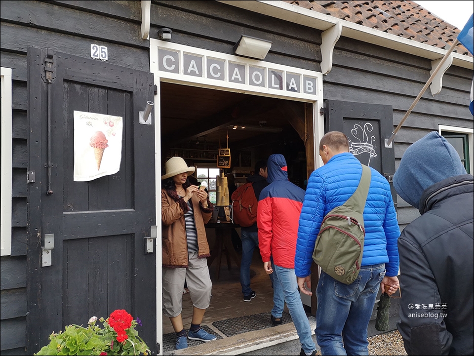 荷蘭風車村Zaanse(贊丹)，狂風暴雨不怕不怕，起司照吃、熱巧克力照喝