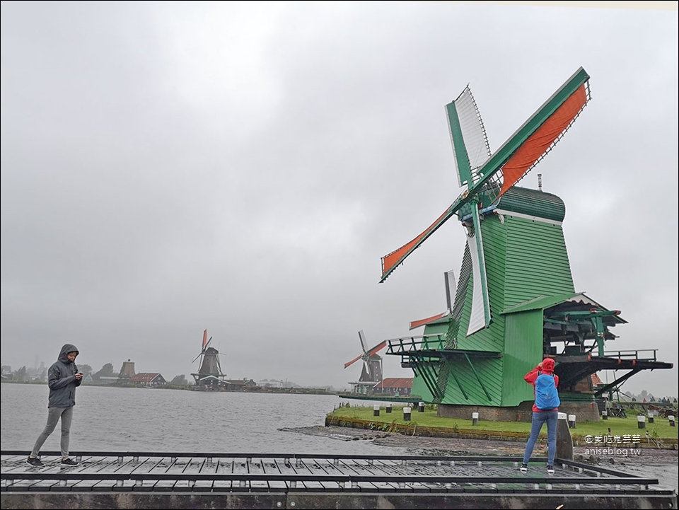 荷蘭風車村Zaanse(贊丹)，狂風暴雨不怕不怕，起司照吃、熱巧克力照喝