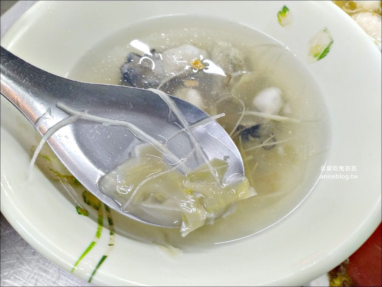 蚵四海小吃蚵仔煎大王，三和夜市人氣美食，三重台北橋站美食(姊姊食記)