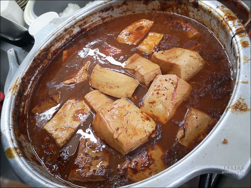 東興市魯肉義，中部人愛的爌肉飯