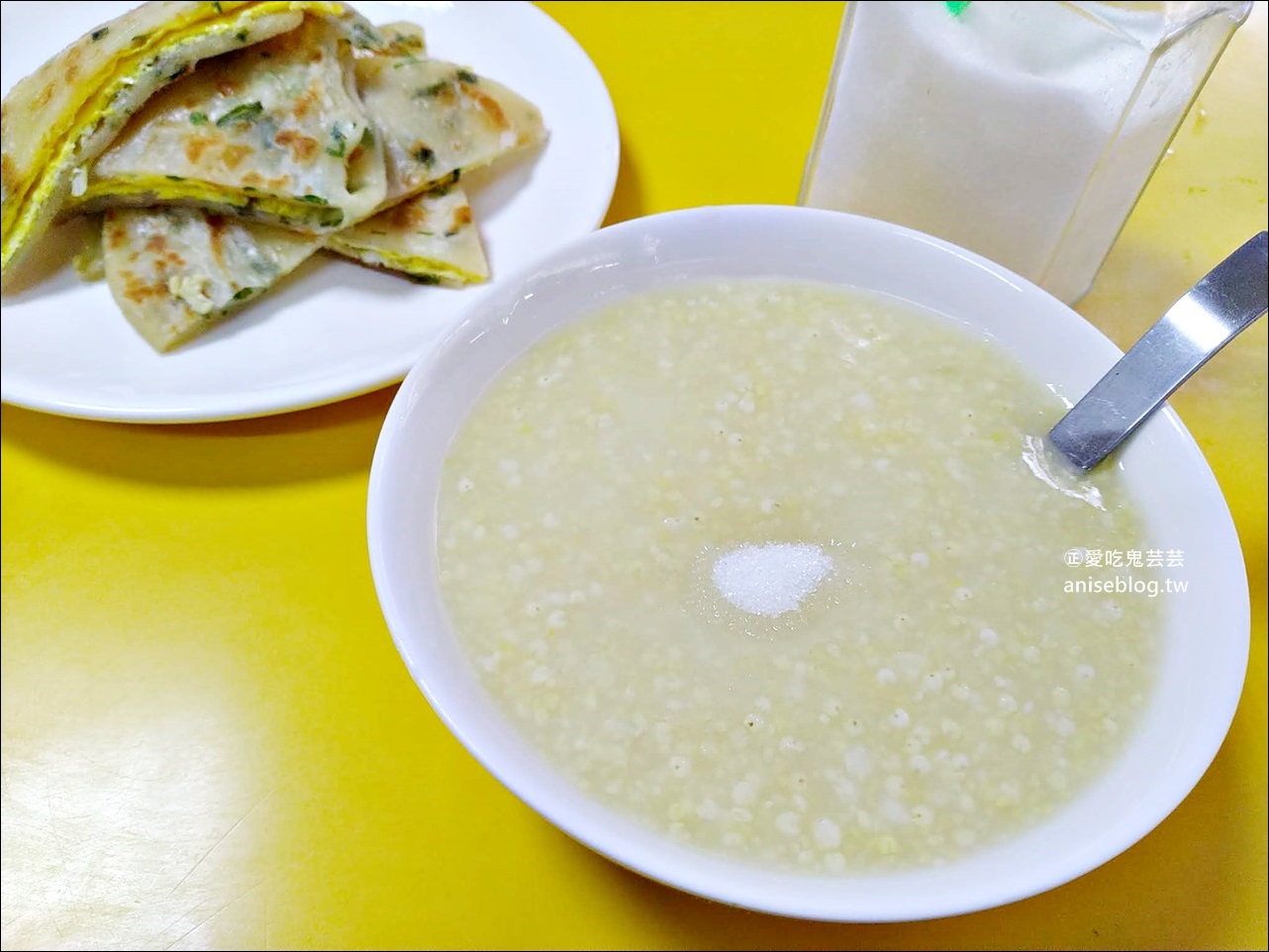 周家豆腐捲，乾烙韭菜盒、牛肉捲餅、蔥油餅，台北信義區光復市場美食(姊姊食記)