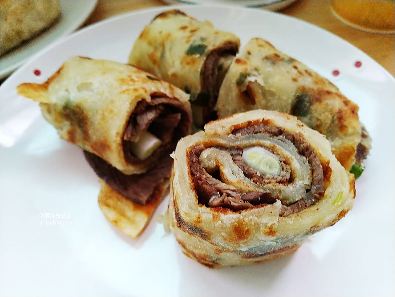 王記豆腐捲，韭菜盒、牛肉捲餅，通化街巷弄早餐美食(姊姊食記)